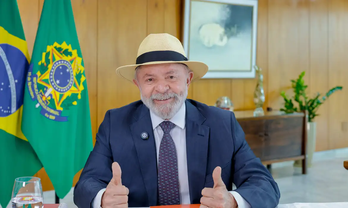Lula exames cabeça