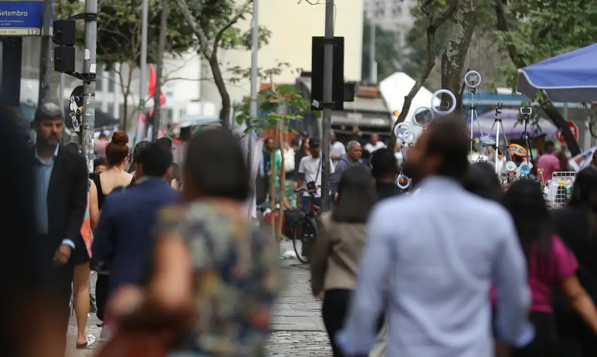 pessoas na rua