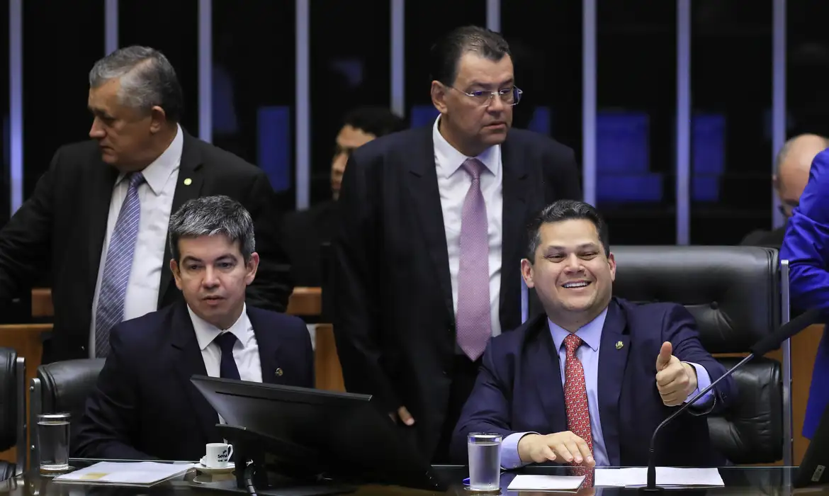 Orçamento de 2025 é aprovado