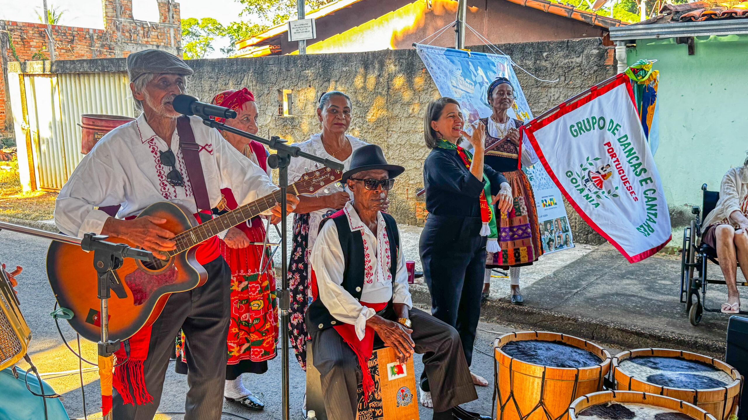 Grupo de Danças e Cantares