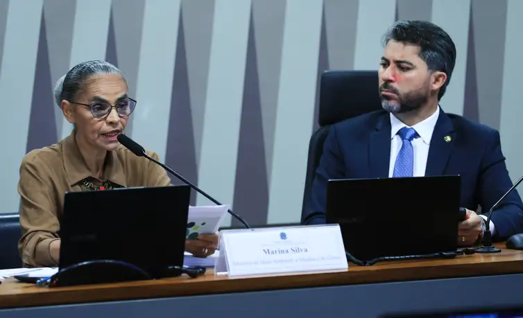 Ministras e Janja defendem Marina