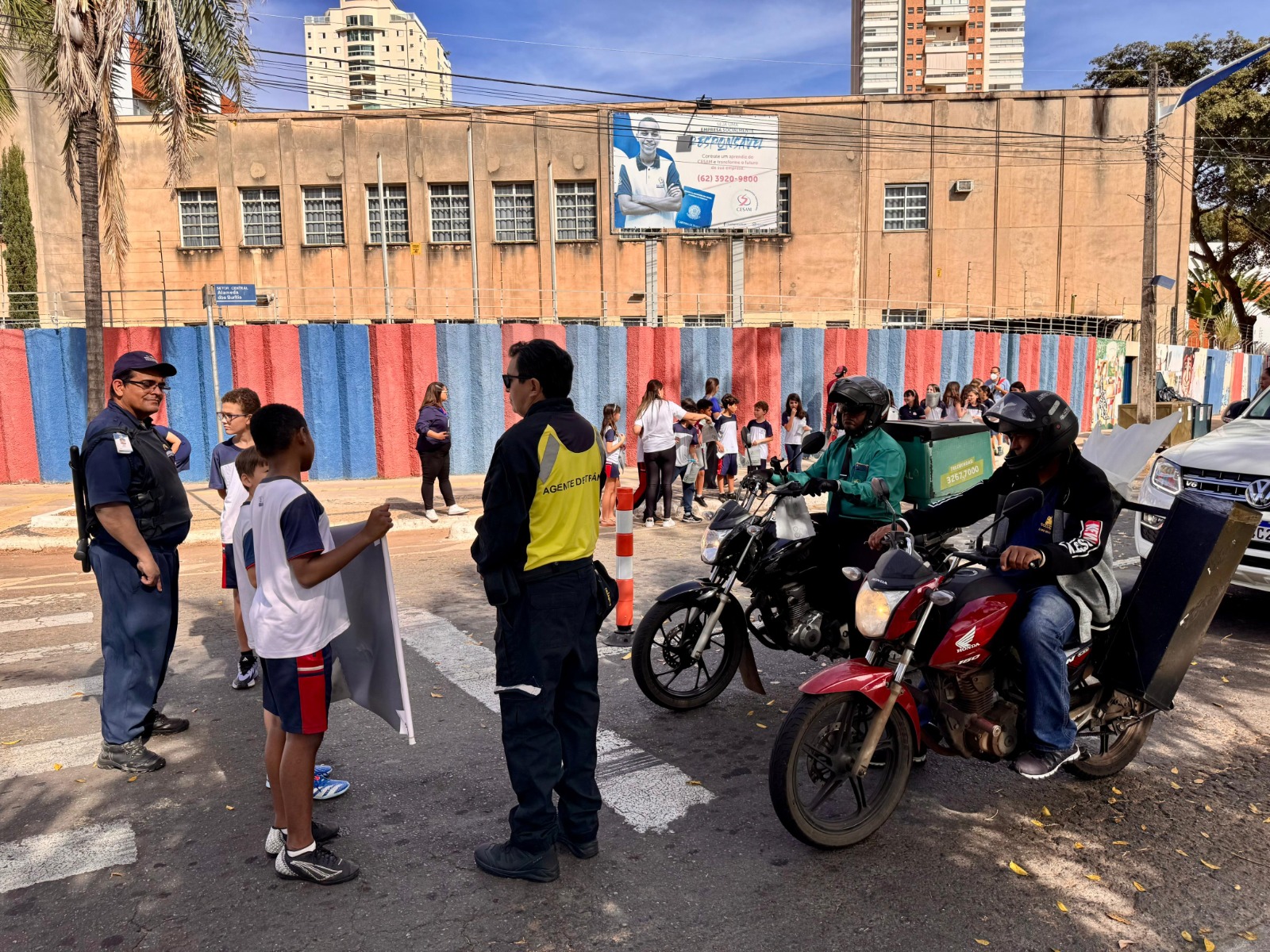 Escolas e empresas
