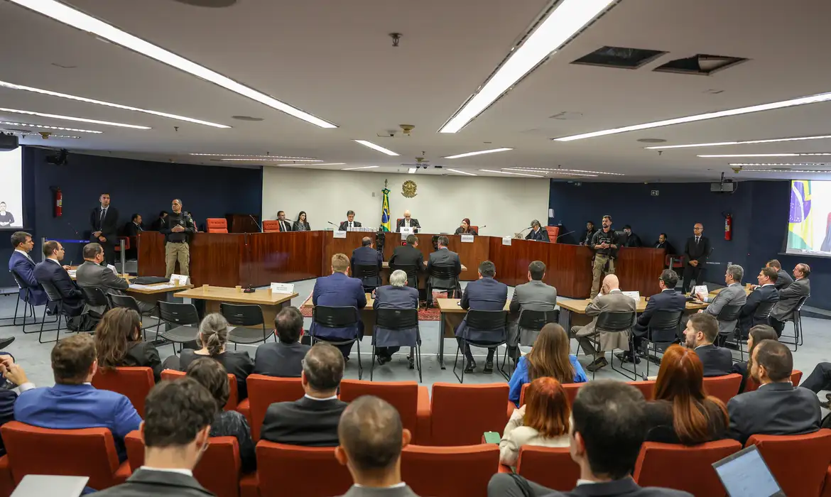 Bolsonaro nega que Marinha