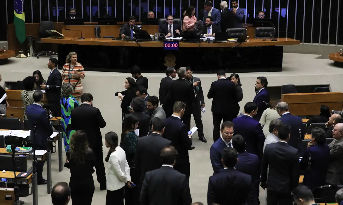 Governo ainda avalia