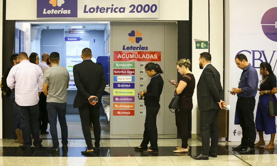 Mega-Sena sorteia prêmio